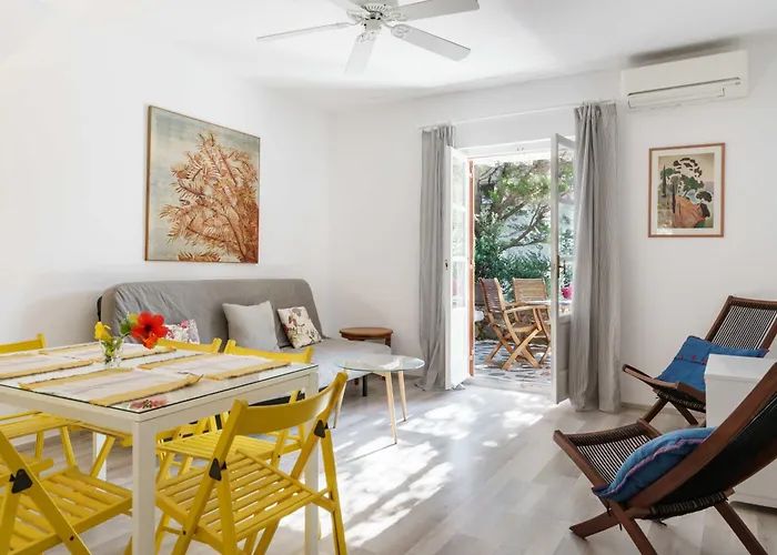 Διαμέρισμα Dominique & Carlos Place *