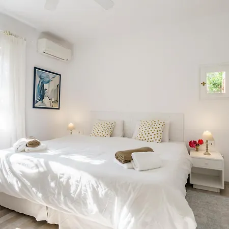 Dominique & Carlos Place * Mykonos Town