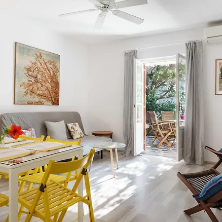 Διαμέρισμα Dominique & Carlos Place *