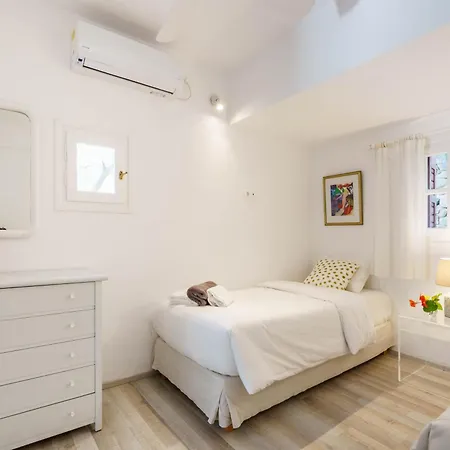 Dominique & Carlos Place شقة *