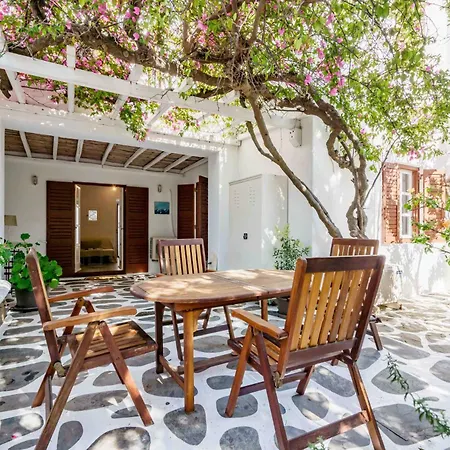 Dominique & Carlos Place شقة