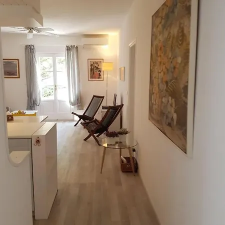 Διαμέρισμα Dominique & Carlos Place *